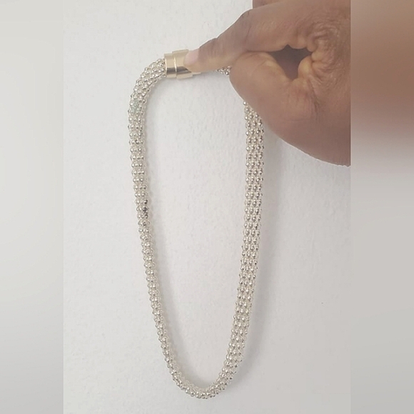 Silver Tone Chainlinks Texture Necklace. 🌴 - Picture 7 of 7